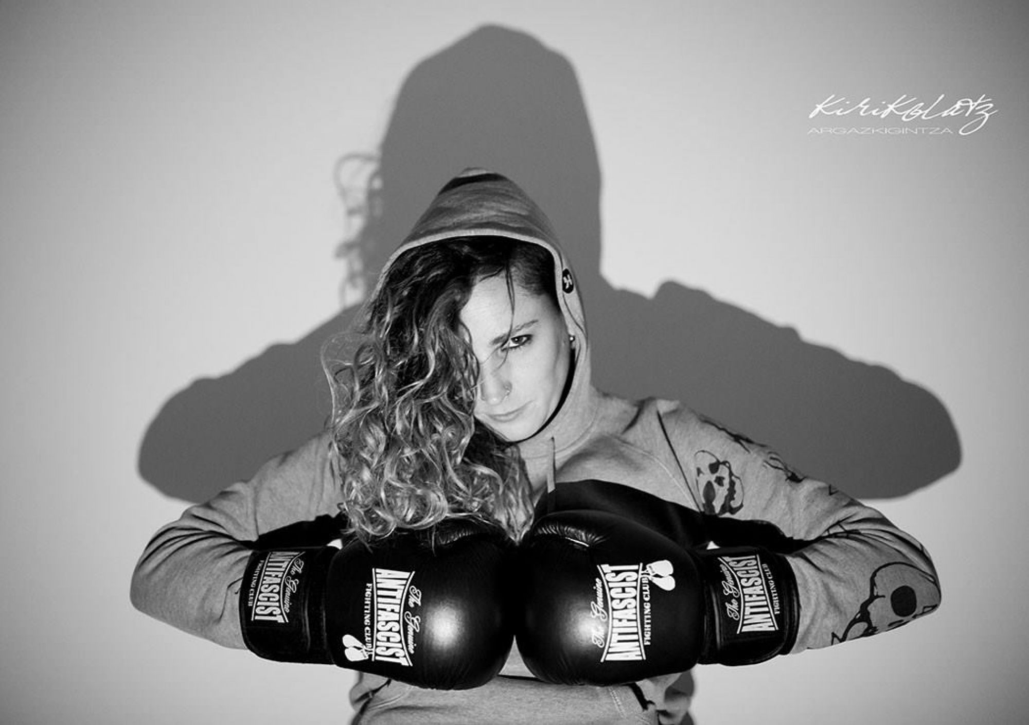 Fotobook Boxing Girl Miren